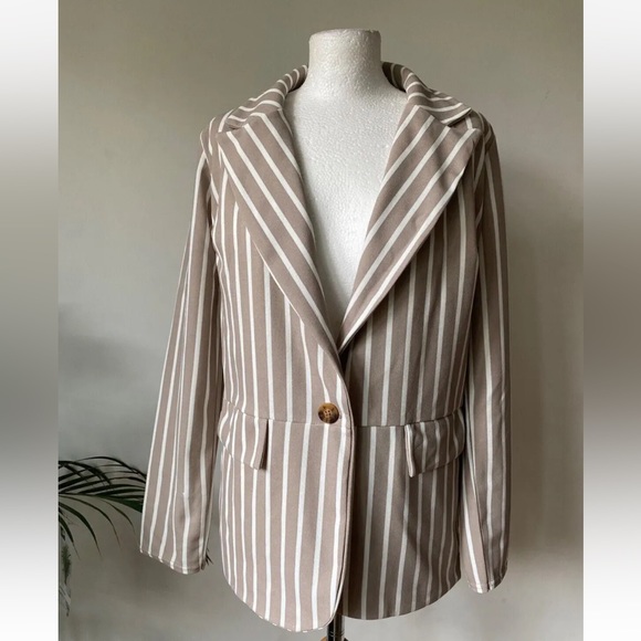I Saw It First Jackets & Blazers - I Saw It First Pinstripe Oversized Longline Blazer Size 6 Stone